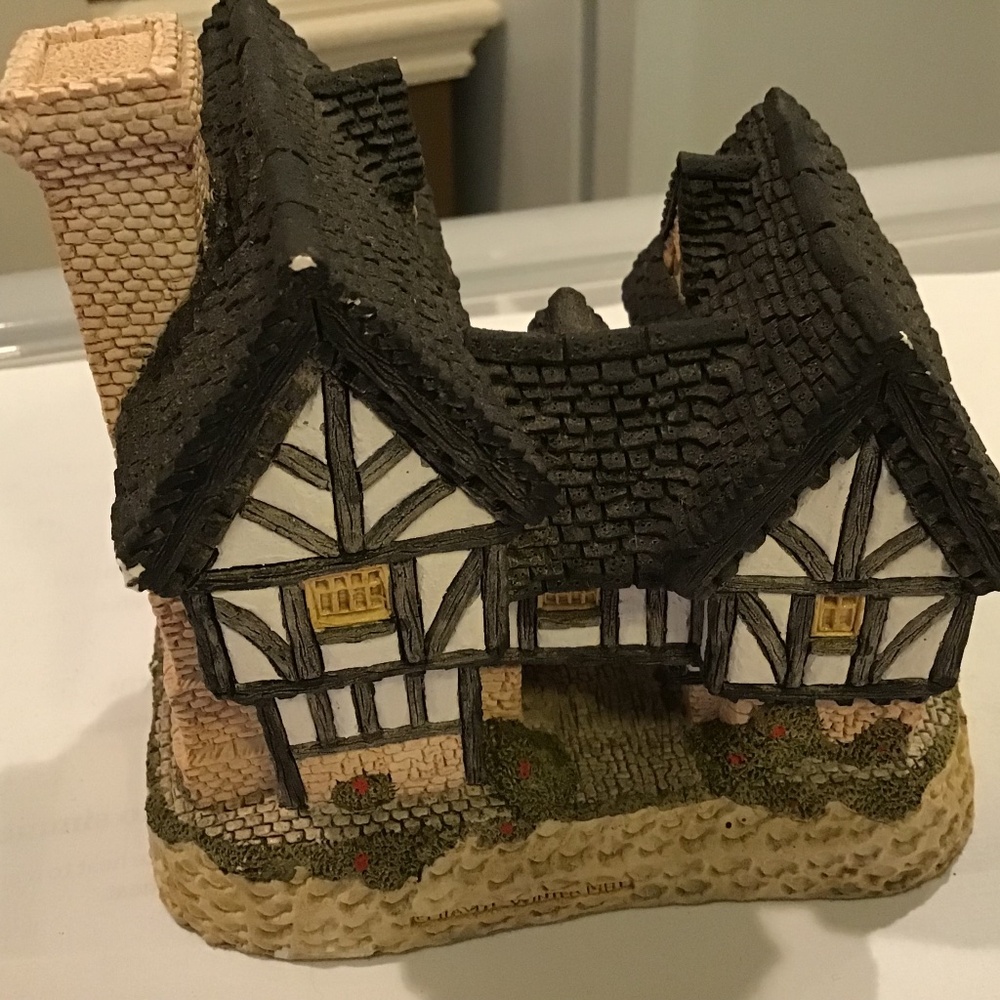 Vtg 1981 Tudor Manor House Replica D Winters Handmade & Painted in Great Britain